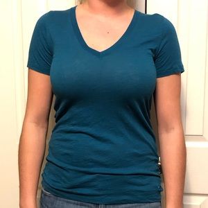 PINK Victoria’s Secret v-neck t-shirt